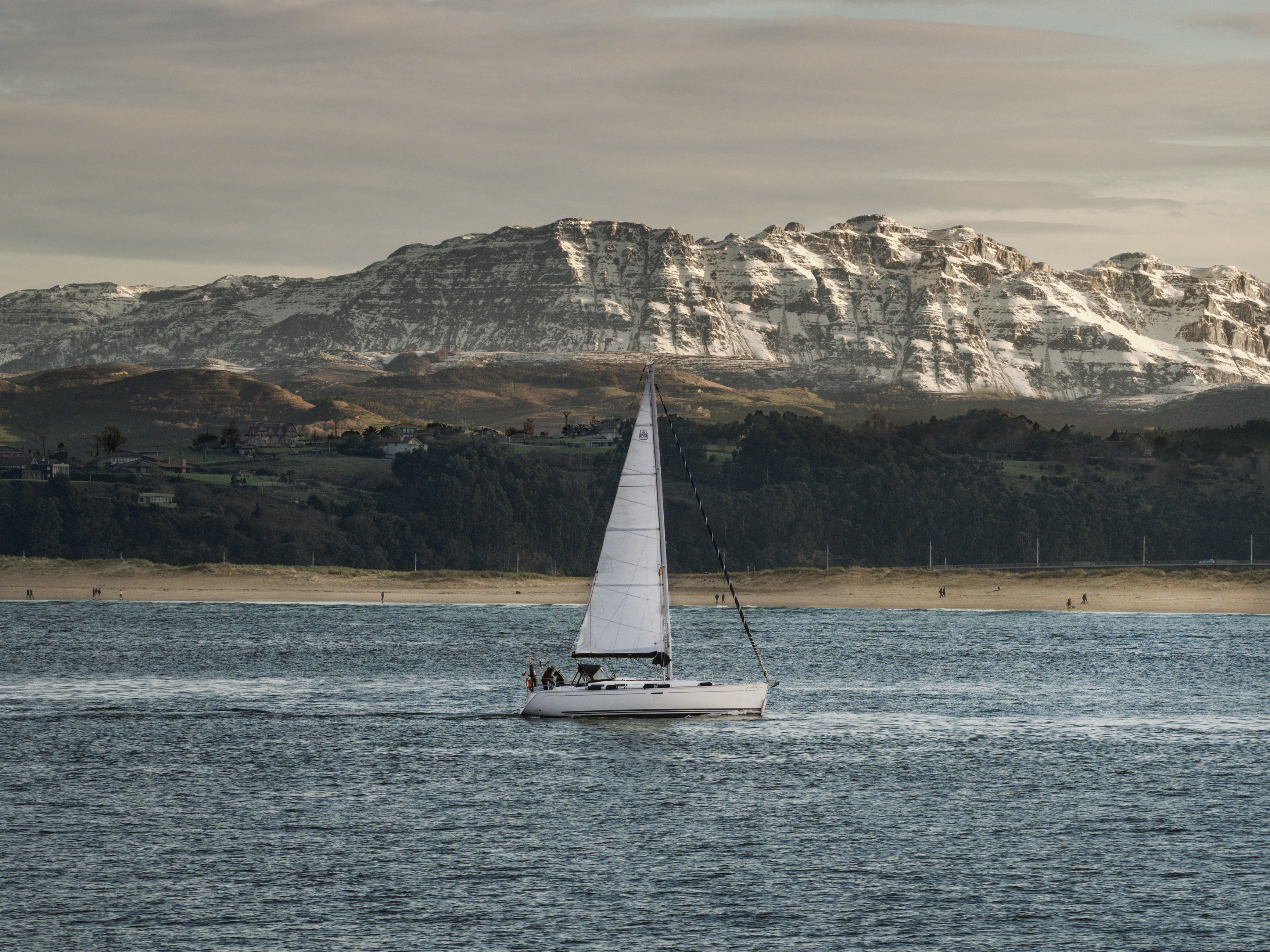 Mare Montaña Nieve Barco